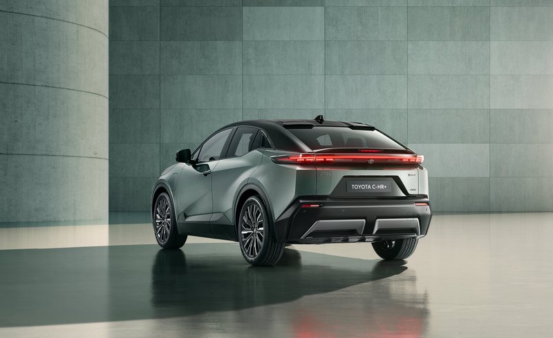 20250930_SUV C-HR+_C.jpg