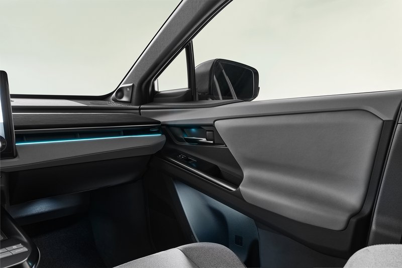20250930_SUV C-HR+_I.jpg
