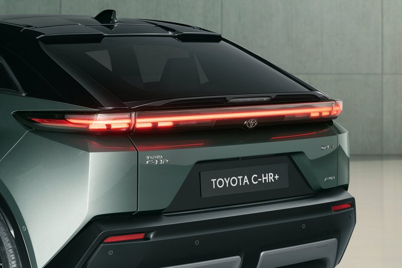 20250930_SUV C-HR+_K.jpg