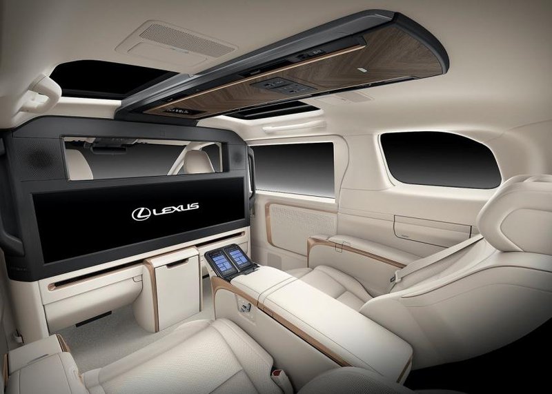 ▲据传 Century 将推超豪华 MPV,新车定位将高于 Lexus LM。