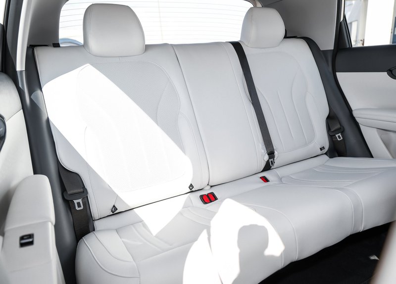 20251023_e.MAS 5-Seat back 2.jpg