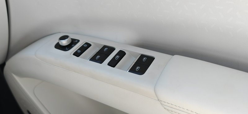 20251023_eMas 5-Door control.jpg