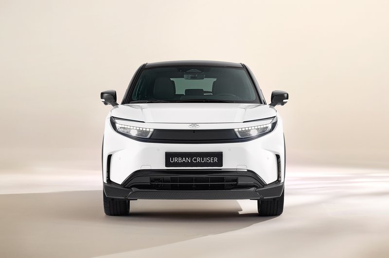 2025toyotaurbancruiser02.jpg