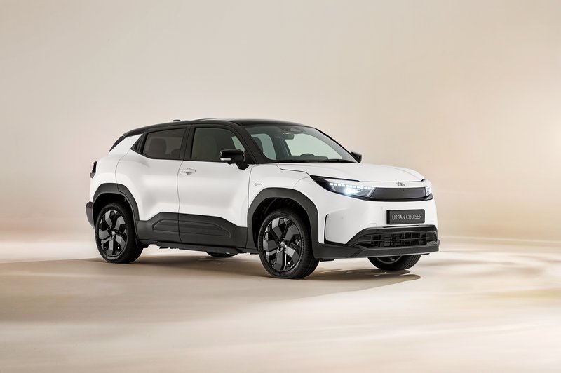 2025toyotaurbancruiser03.jpg