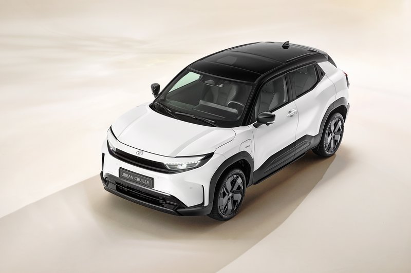 2025toyotaurbancruiser04.jpg