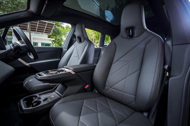▲BMW iX xDrive45 Sport