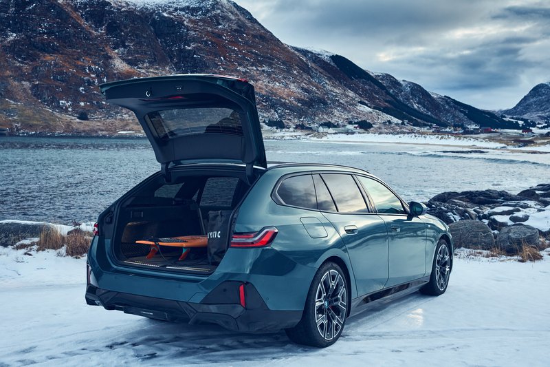 240214_BMW i5 05.jpg