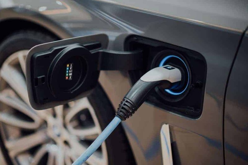 240403_ev charging.jpg