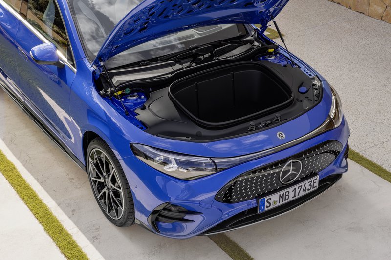 ▲两款纯电 CLA 均配备 85kWh 锂电池与 800V 高压系统。
