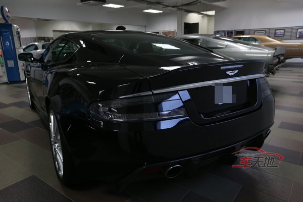 Aston-Martin_FE220605CCMa48_m.jpg