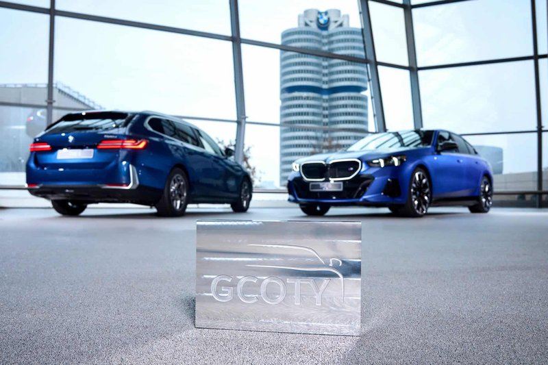 ▲全新世代BMW 5系列在40位专业评审团评选之下成功脱颖而出,透过凌驾于对手之上的动态操控、长途行驶时的舒适性、拥有强大机能性的空间运用与强大数码创新科技成功击败对手,成功拿下German Car of the Year 2025德国年度风云车奖项。
