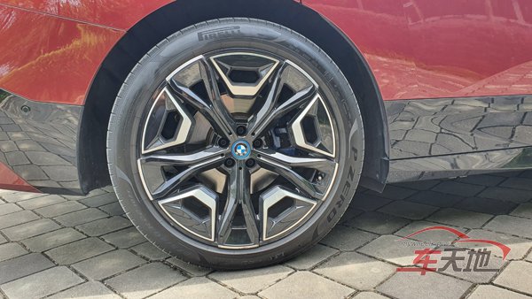 BMW-Ix-XDrive40-20221021_122956.jpg
