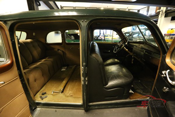Cadillac-Fleetwood-Limo_FE220605CCMa11.jpg