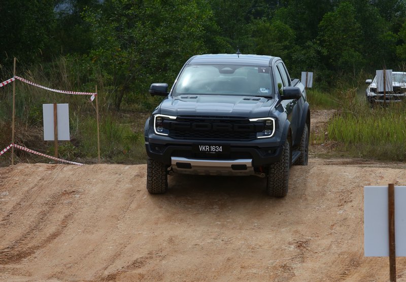 ▲柴油版Next-Gen Ranger Raptor在沙地、高速越野驾驶都不成问题。