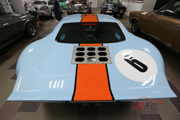 Ford-GT-40_FE220605CCMa28.jpg