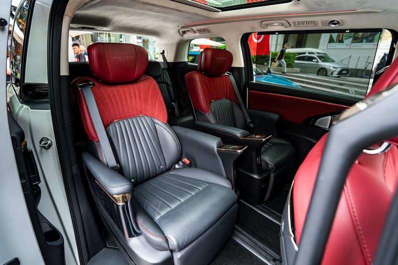 GAC M8 PHEV Back Seat.jpg
