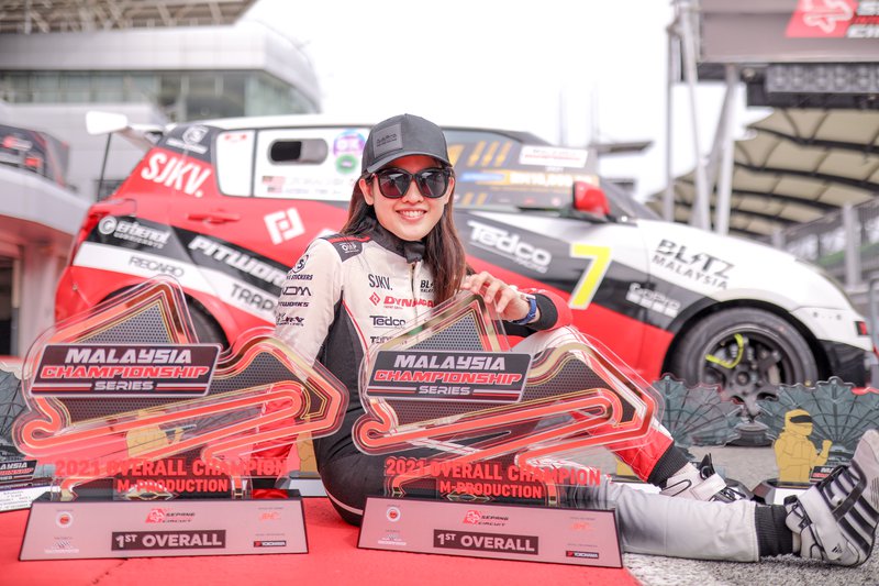 Leona Chin 获得 2021 年马来西亚赛车锦标赛系列上(MCS)的房车锦标赛(TCR)组别的首位女子总冠军_1.JPG