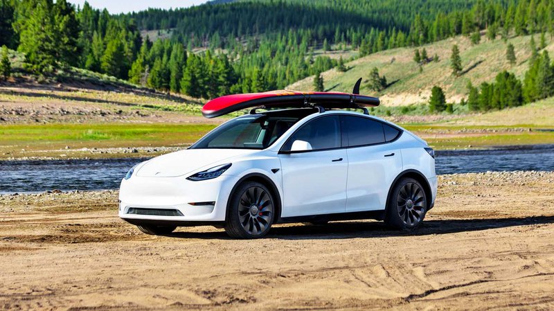 ▲Tesla Model Y 車門把手疑失靈，NHTSA 已展開初步評估，後續不排除要求召回。