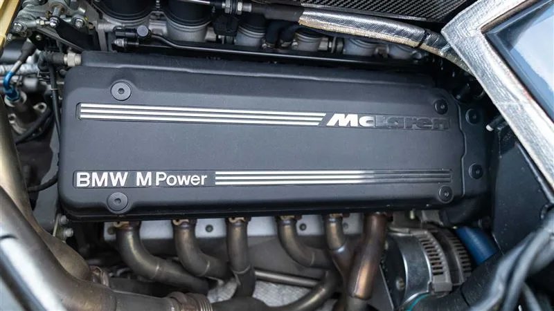 ▲McLaren F1搭载6.1升V12自然进气引擎，可输出620匹马力。（图：翻摄自Gooding & Company官网）