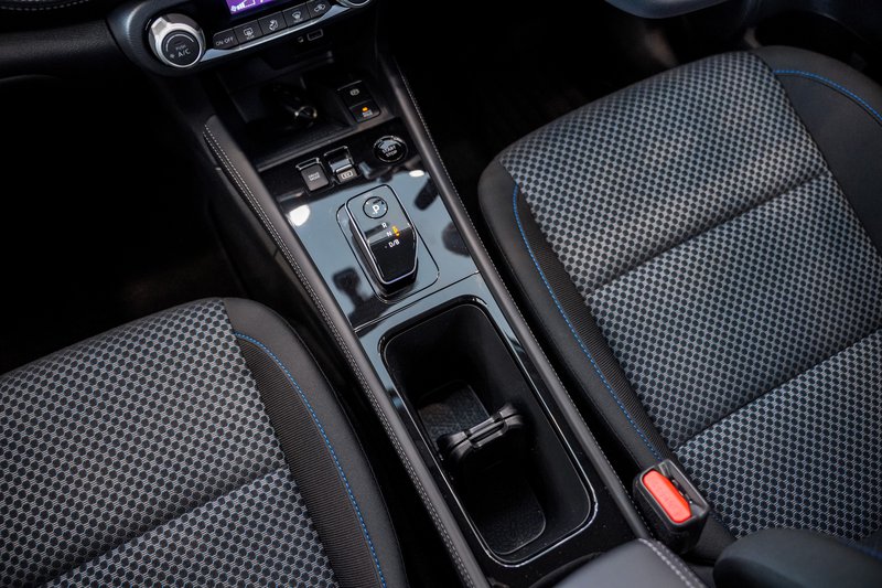 Nissan KICKS-Console.jpg