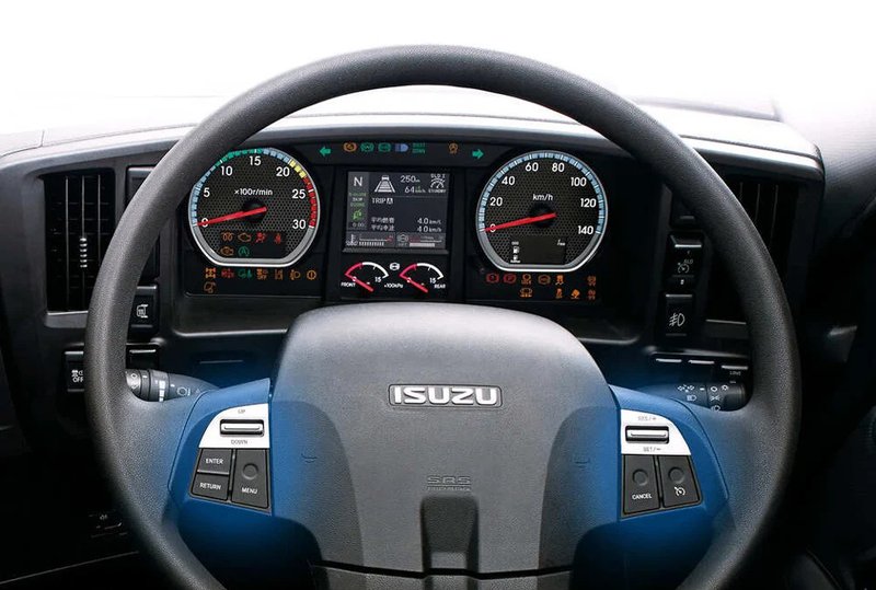 IsuzuGIGA_04