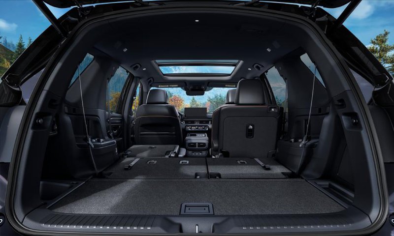 ▲Pilot 拥有宽敞三排七座空间，舒适载人无压力。