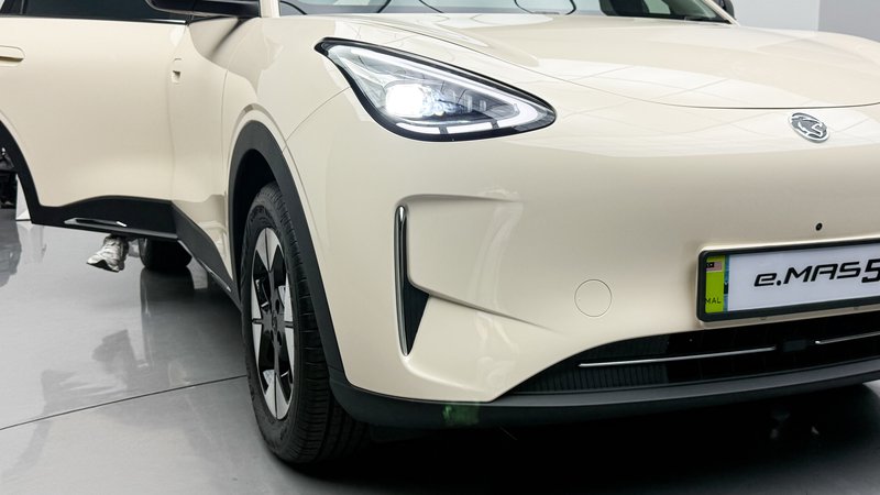 Proton e.MAS 5_15.JPG