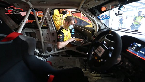 RacingCar05a.jpg