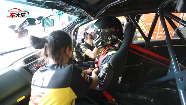 RacingCar07.jpg