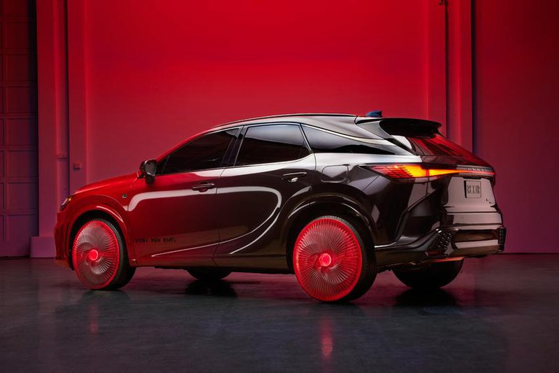 Ruby Red Rims_02.jpg