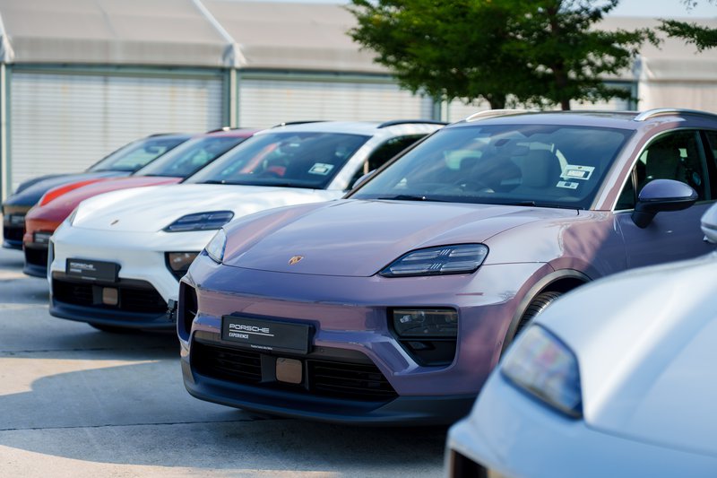 Sportscar, Electrified #3.jpg