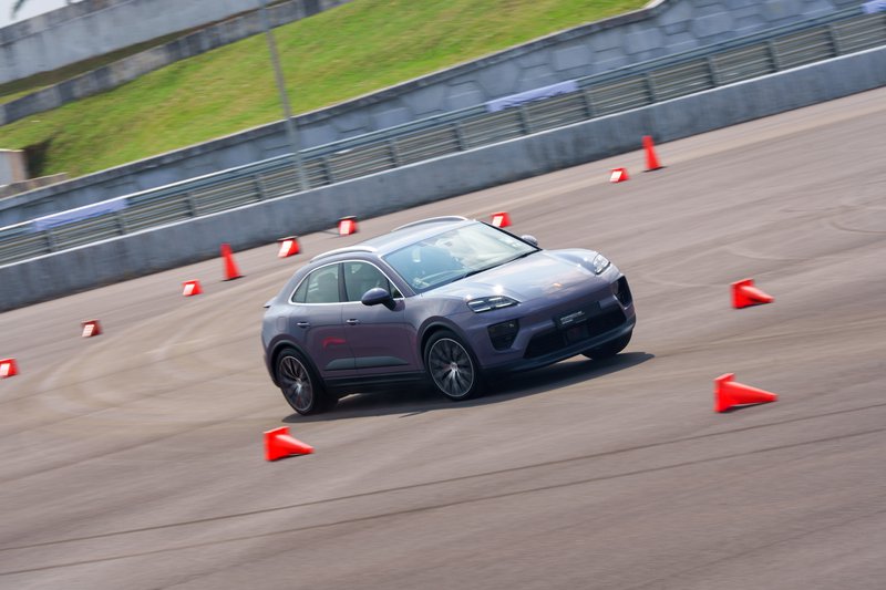 Sportscar, Electrified #9.jpg