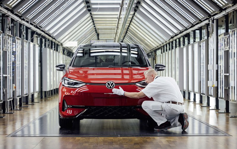 ▲德累斯顿（Dresden）透明工厂最后下线ID.3 GTX电动车。