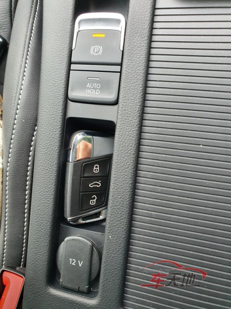 Volkswagen-Passat-Elegance_20210906_180745.jpg