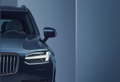 ▲Volvo XC90注入维持辅助系统及横向来车警示等安全功能。