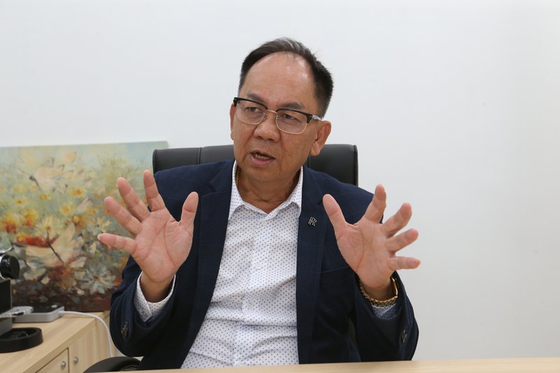 ▲马来西亚汽车总会长拿督许综文质疑，安置一个充电桩需花费约12万令吉，经营者很难回本。