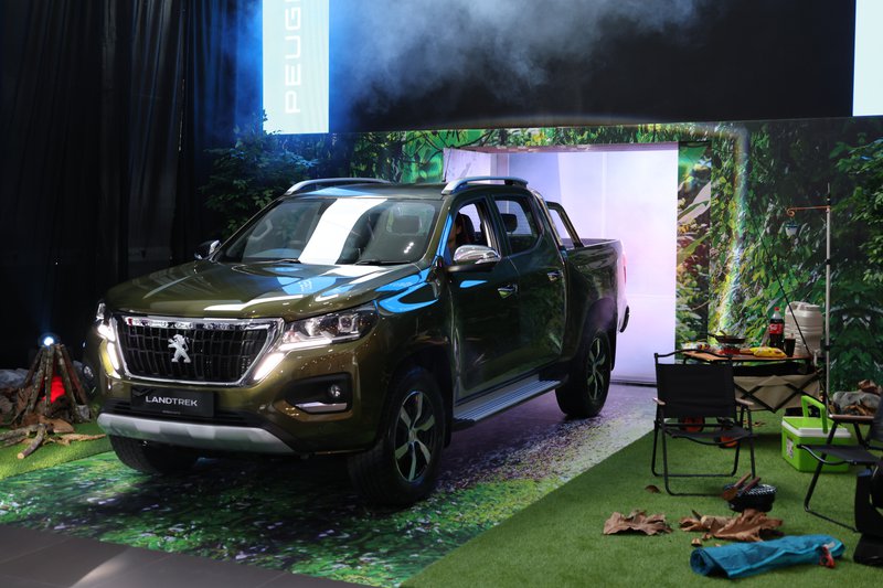 PEUGEOT_LANDTREK_2104PJ101UK.jpg