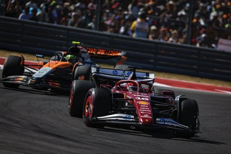 ▲Norris 与 Leclerc 之间的攻防相当精彩。 图／Scuderia Ferrari HP