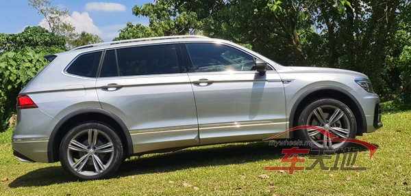 volkswagen-Tiguan-R-Line_20210917_120420.jpg
